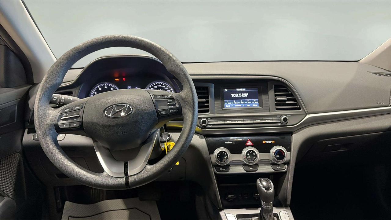 2020 Hyundai Elantra ESSENTIAL | HEATED SEATS | CARPLAY | CLEAN CARFAX Photo