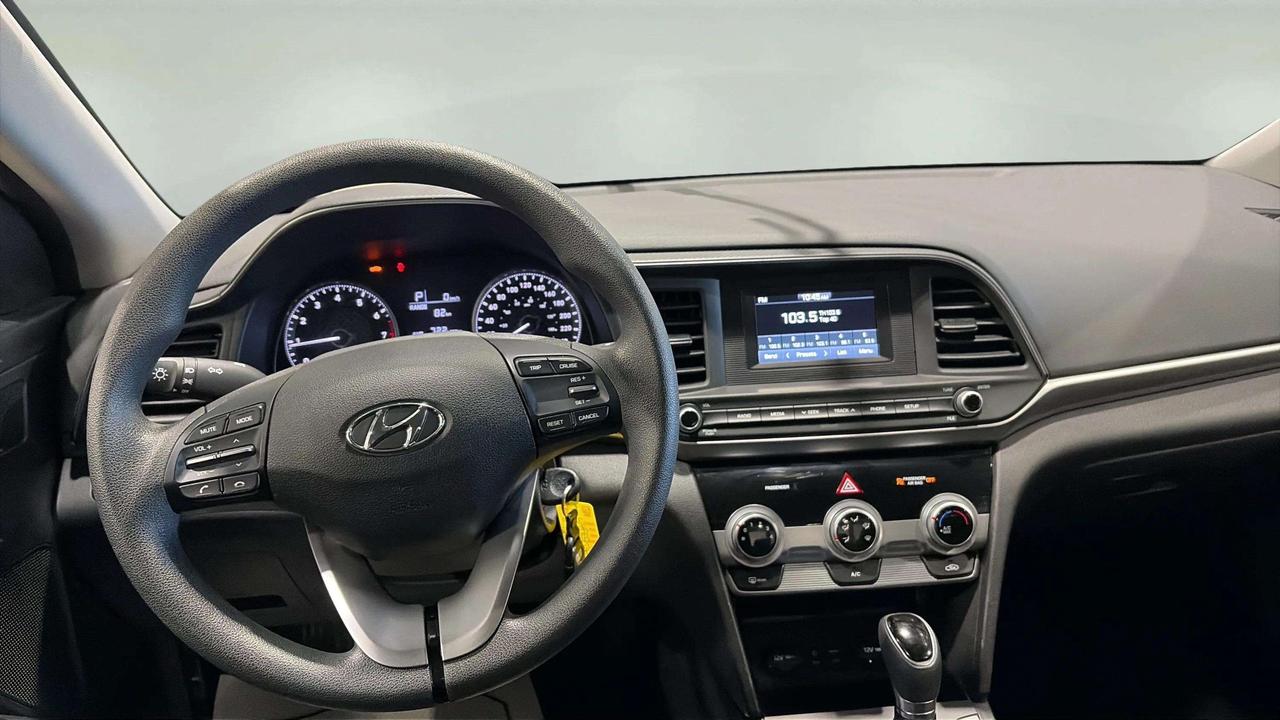 2020 Hyundai Elantra ESSENTIAL | HEATED SEATS | CARPLAY | CLEAN CARFAX Photo