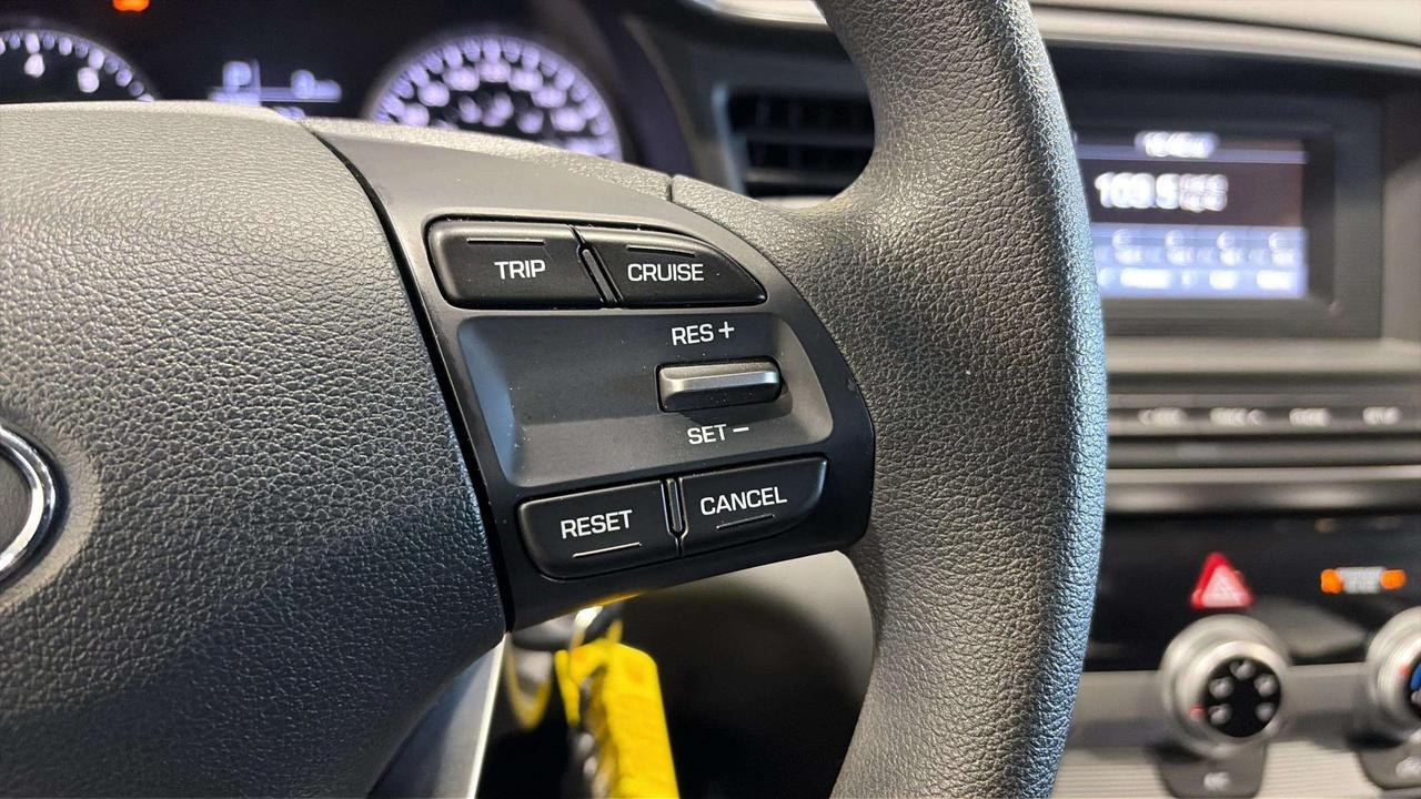 2020 Hyundai Elantra ESSENTIAL | HEATED SEATS | CARPLAY | CLEAN CARFAX Photo