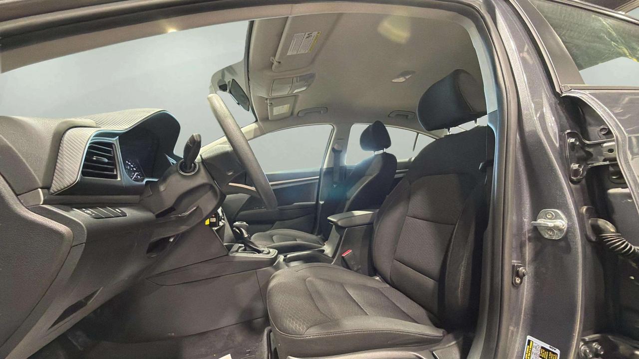 2020 Hyundai Elantra ESSENTIAL | HEATED SEATS | CARPLAY | CLEAN CARFAX Photo