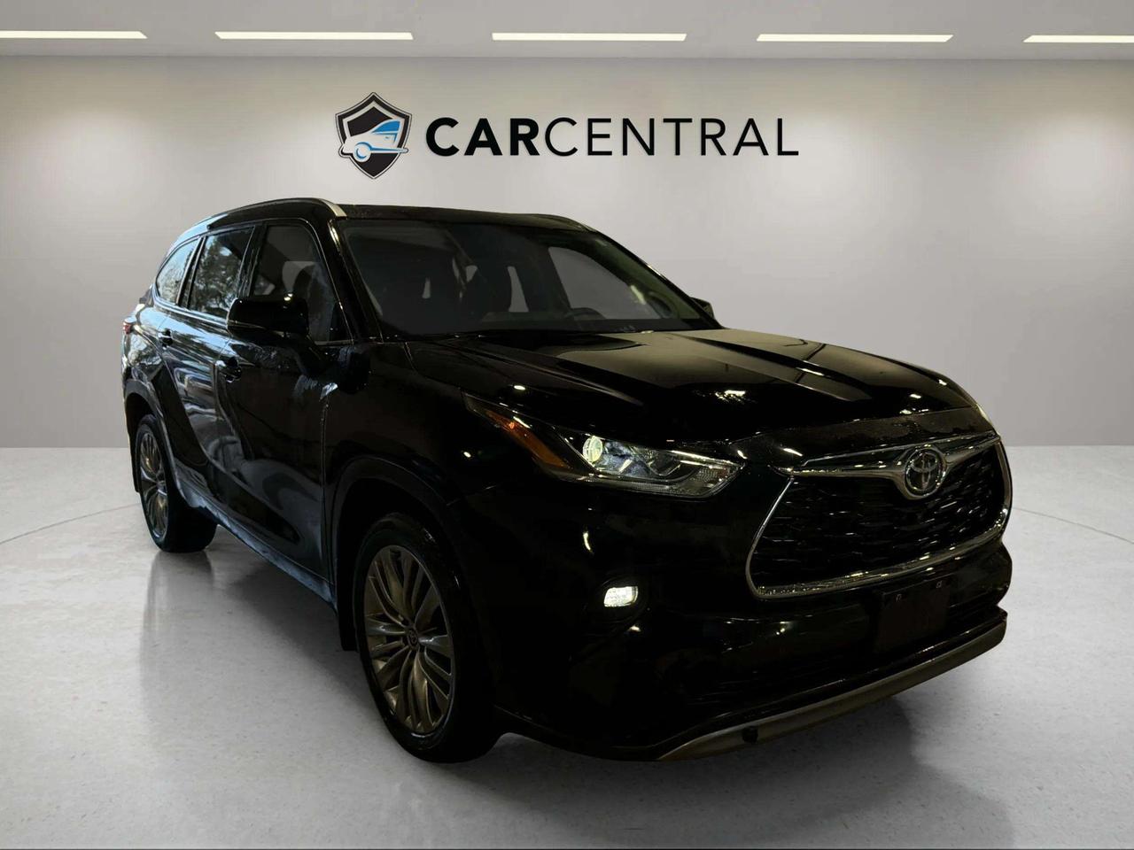 2024 Toyota Highlander PLATINUM | AWD | PANO ROOF | LEATHER | CLEAN CARFA Photo