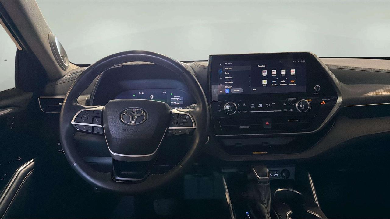 2024 Toyota Highlander PLATINUM | AWD | PANO ROOF | LEATHER | CLEAN CARFA Photo