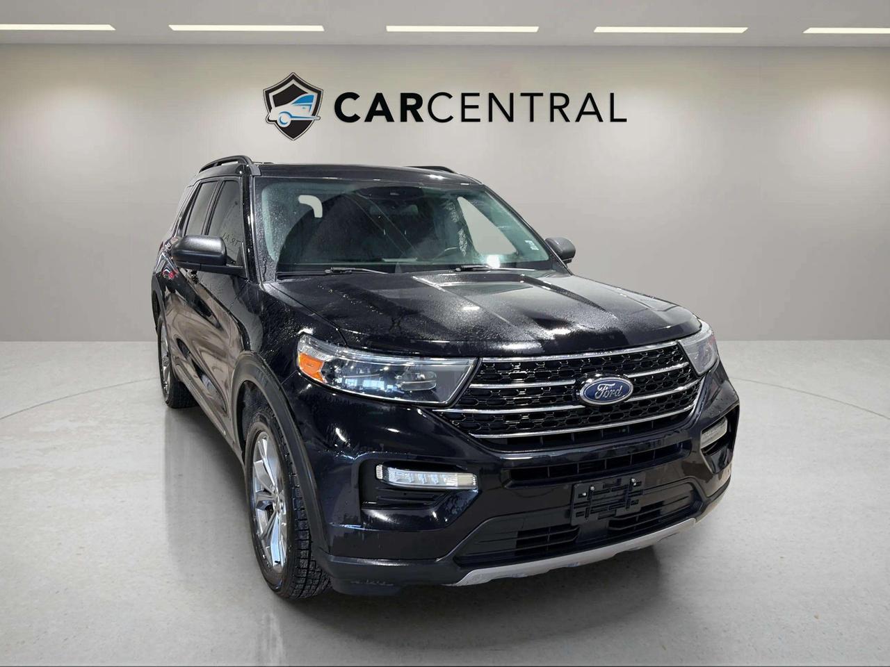 2021 Ford Explorer XLT | 4WD | PANO ROOF | TOW PKG | CLEAN CARFAX Photo
