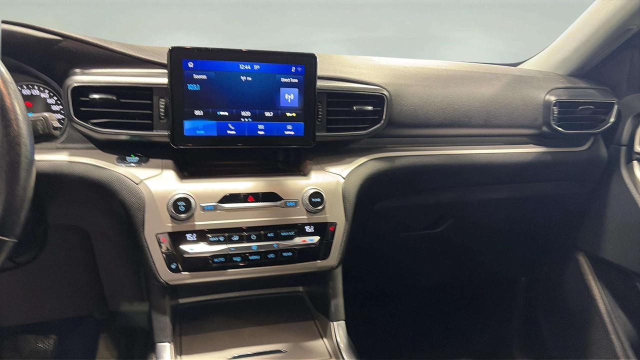2021 Ford Explorer XLT | 4WD | PANO ROOF | TOW PKG | CLEAN CARFAX Photo