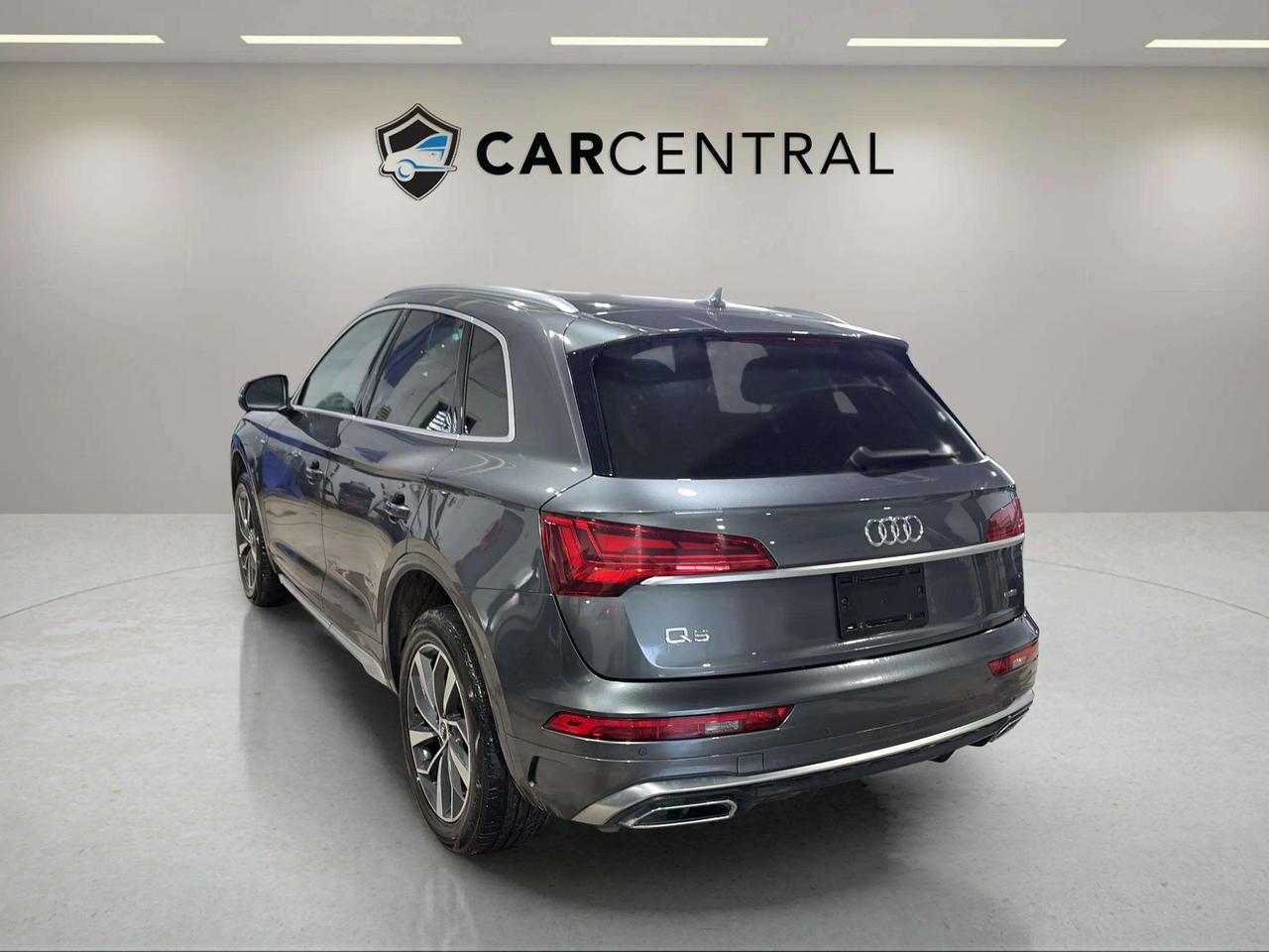 2022 Audi Q5 PROGRESSIV | S LINE | PANO ROOF | CLEAN CARFAX | Photo2