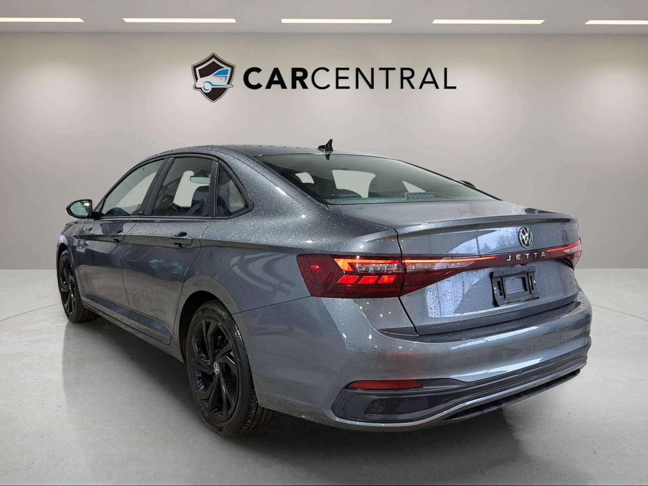 2025 Volkswagen Jetta COMFORTLINE | SPORT | PANO ROOF | BLACK ALLOYS Photo2