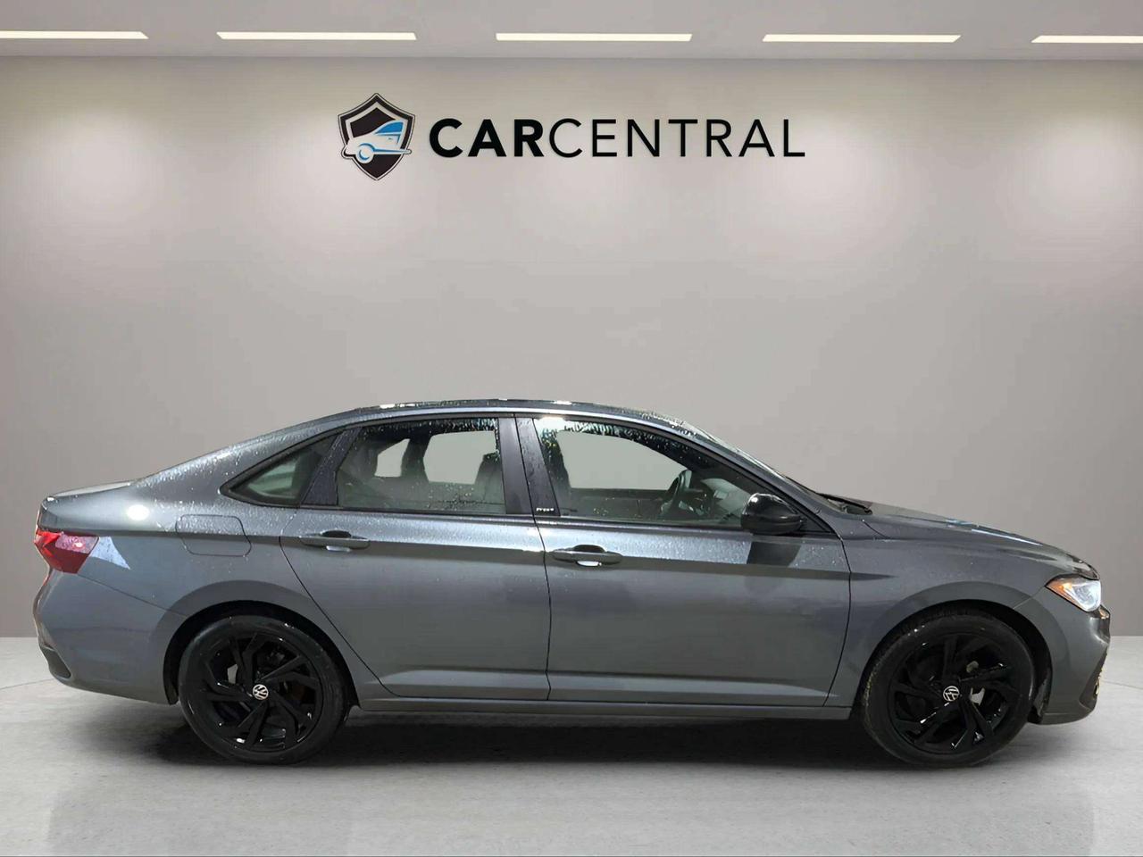 2025 Volkswagen Jetta COMFORTLINE | SPORT | PANO ROOF | BLACK ALLOYS Photo