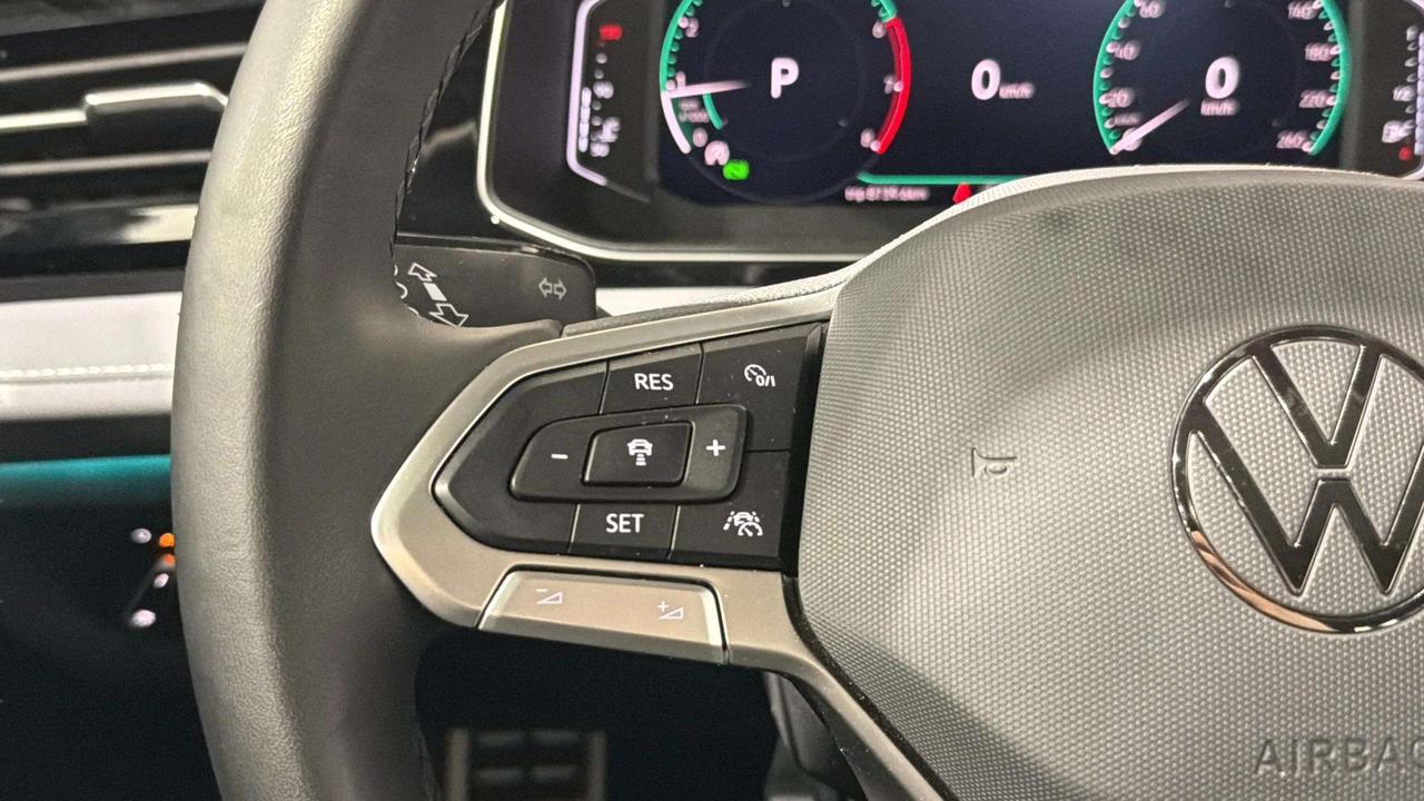 2025 Volkswagen Jetta COMFORTLINE | SPORT | PANO ROOF | BLACK ALLOYS Photo