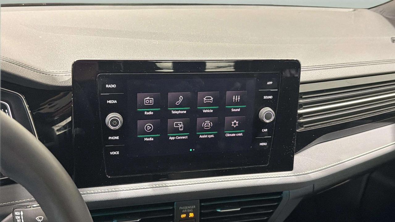 2025 Volkswagen Jetta COMFORTLINE | SPORT | PANO ROOF | BLACK ALLOYS Photo