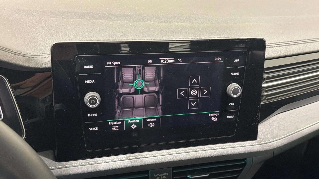 2025 Volkswagen Jetta COMFORTLINE | SPORT | PANO ROOF | BLACK ALLOYS Photo