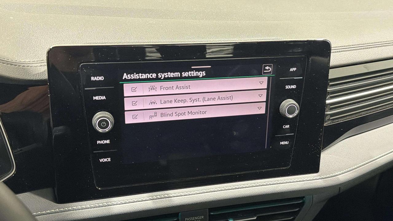 2025 Volkswagen Jetta COMFORTLINE | SPORT | PANO ROOF | BLACK ALLOYS Photo