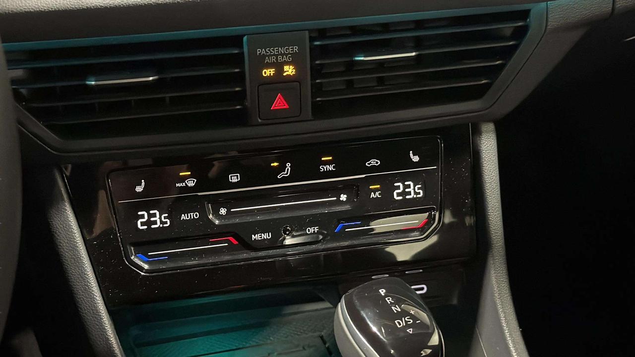 2025 Volkswagen Jetta COMFORTLINE | SPORT | PANO ROOF | BLACK ALLOYS Photo