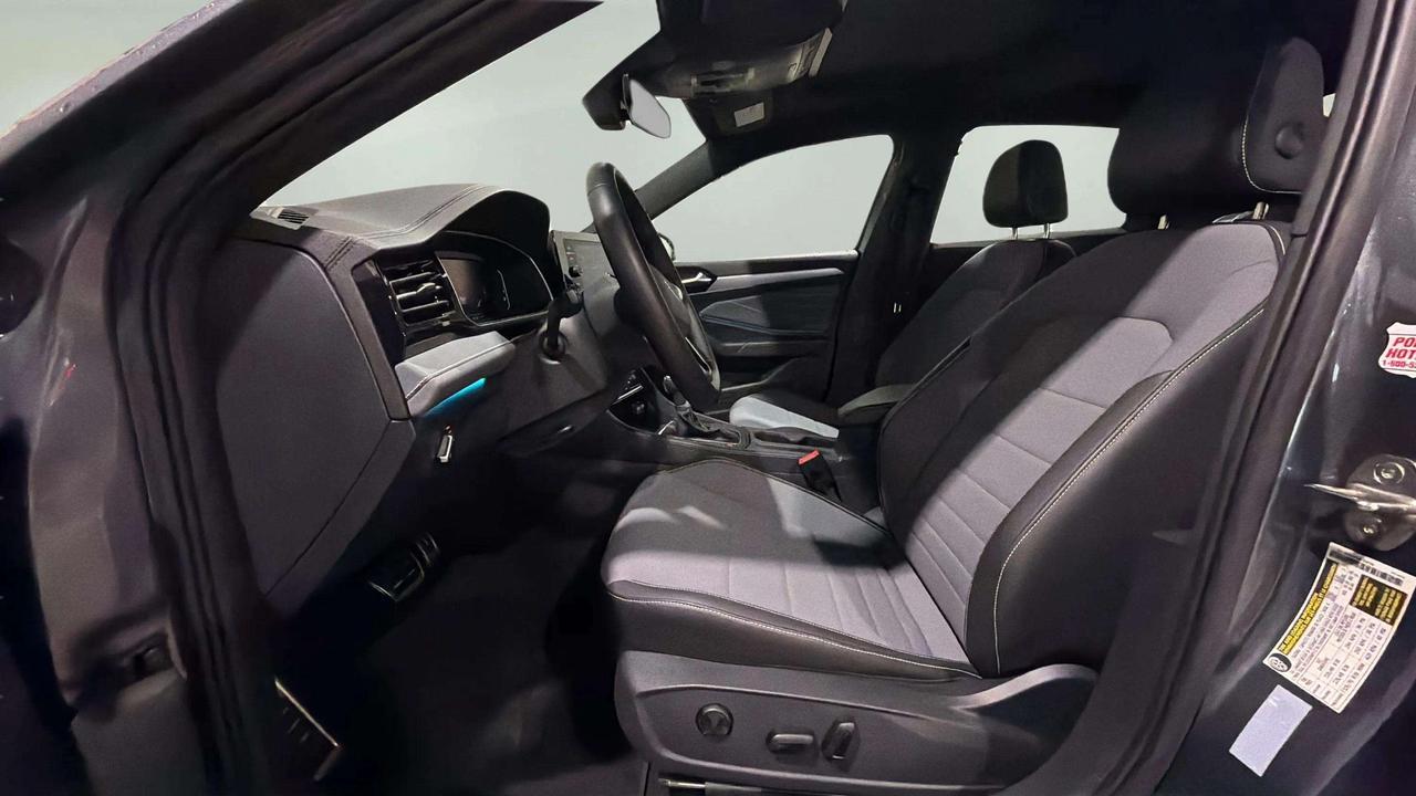 2025 Volkswagen Jetta COMFORTLINE | SPORT | PANO ROOF | BLACK ALLOYS Photo