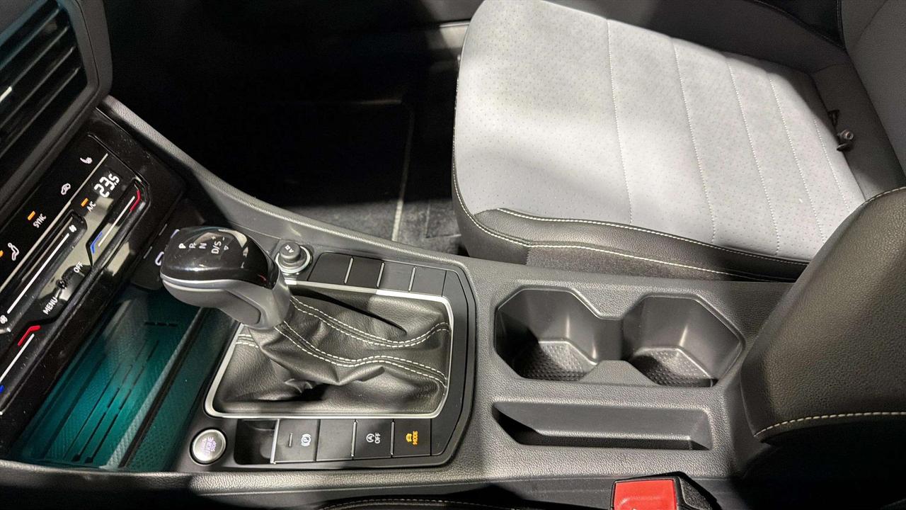 2025 Volkswagen Jetta COMFORTLINE | SPORT | PANO ROOF | BLACK ALLOYS Photo
