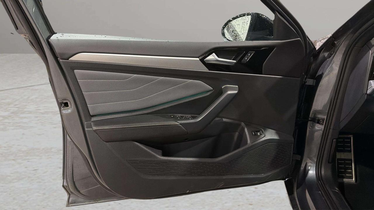 2025 Volkswagen Jetta COMFORTLINE | SPORT | PANO ROOF | BLACK ALLOYS Photo