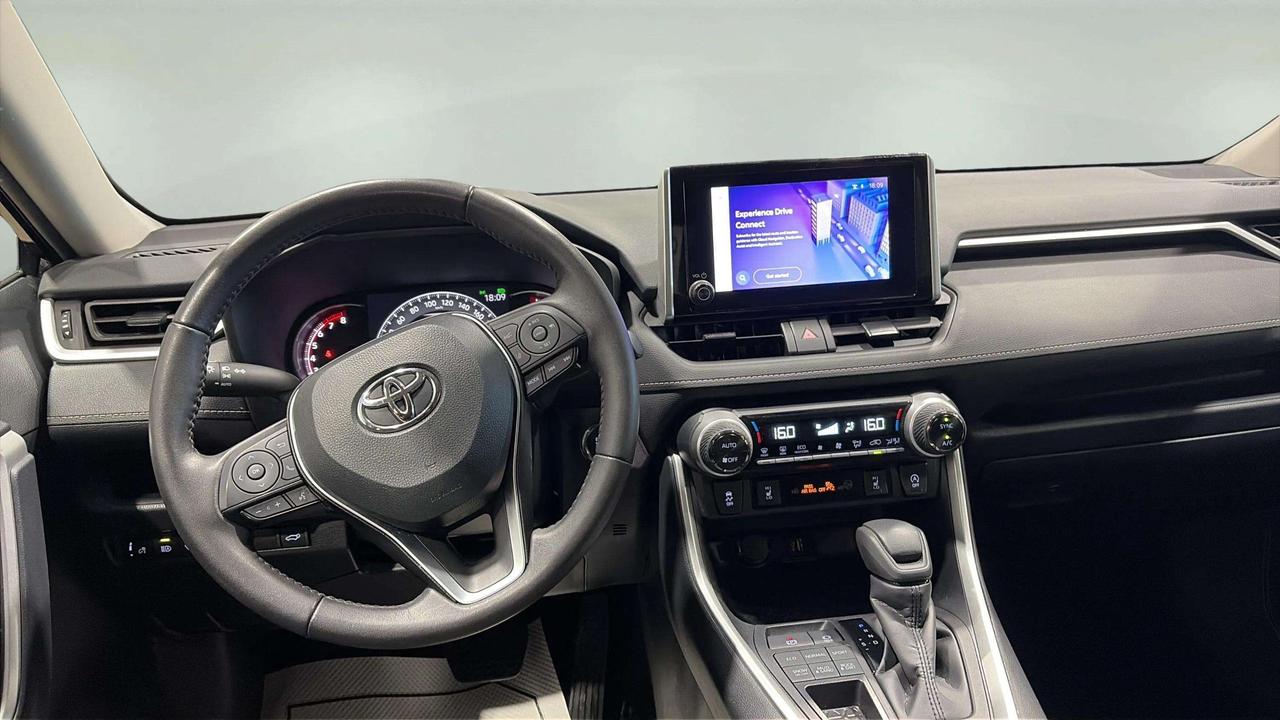 2025 Toyota RAV4 XLE | CLEAN CARFAX| SUNROOF | PWR LIFTGATE Photo