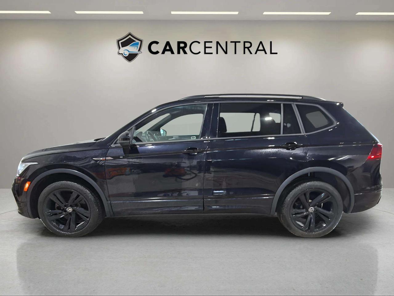 2024 Volkswagen Tiguan COMFORTLINE R LINE BLACK EDITION | CLEAN CARFAX | Photo