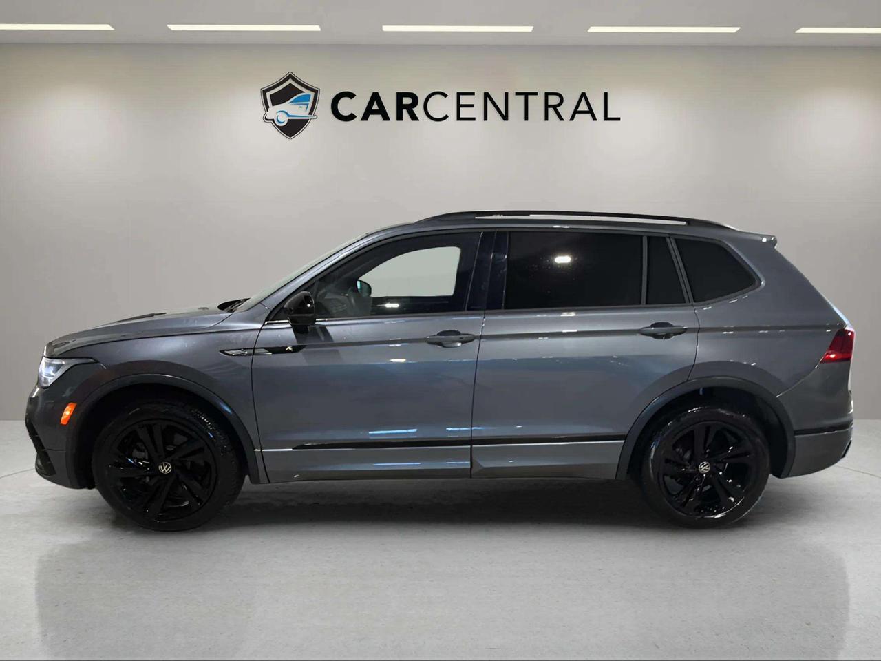 2024 Volkswagen Tiguan COMFORTLINE R LINE BLACK EDITION | CLEAN CARFAX | Photo