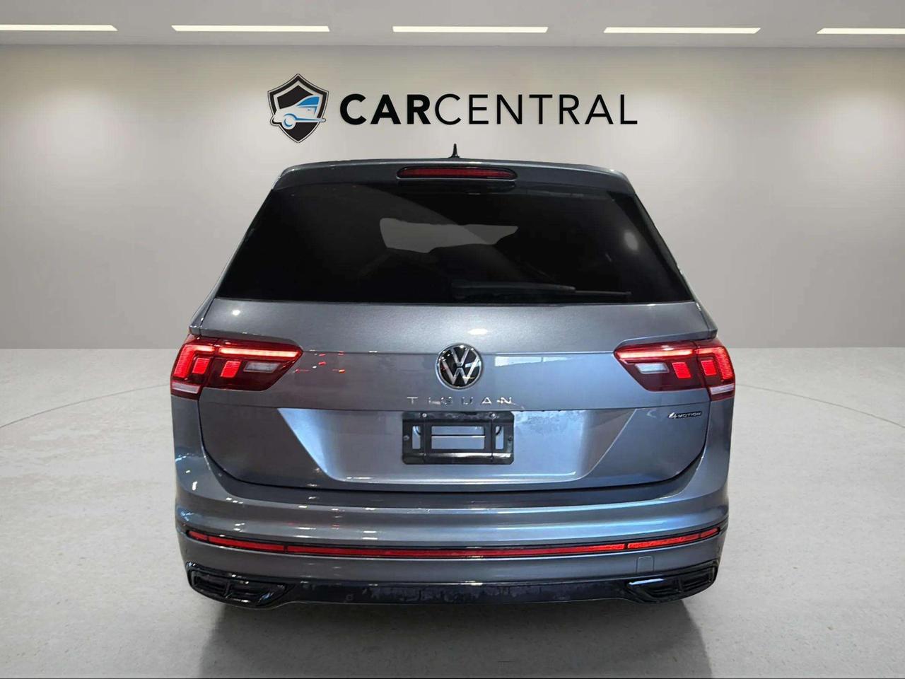 2024 Volkswagen Tiguan COMFORTLINE R LINE BLACK EDITION | CLEAN CARFAX | Photo