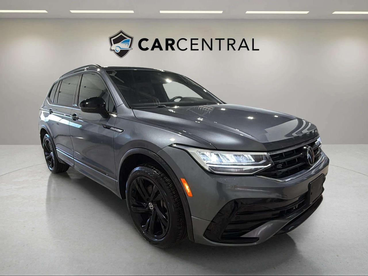 2024 Volkswagen Tiguan COMFORTLINE R LINE BLACK EDITION | CLEAN CARFAX | Photo