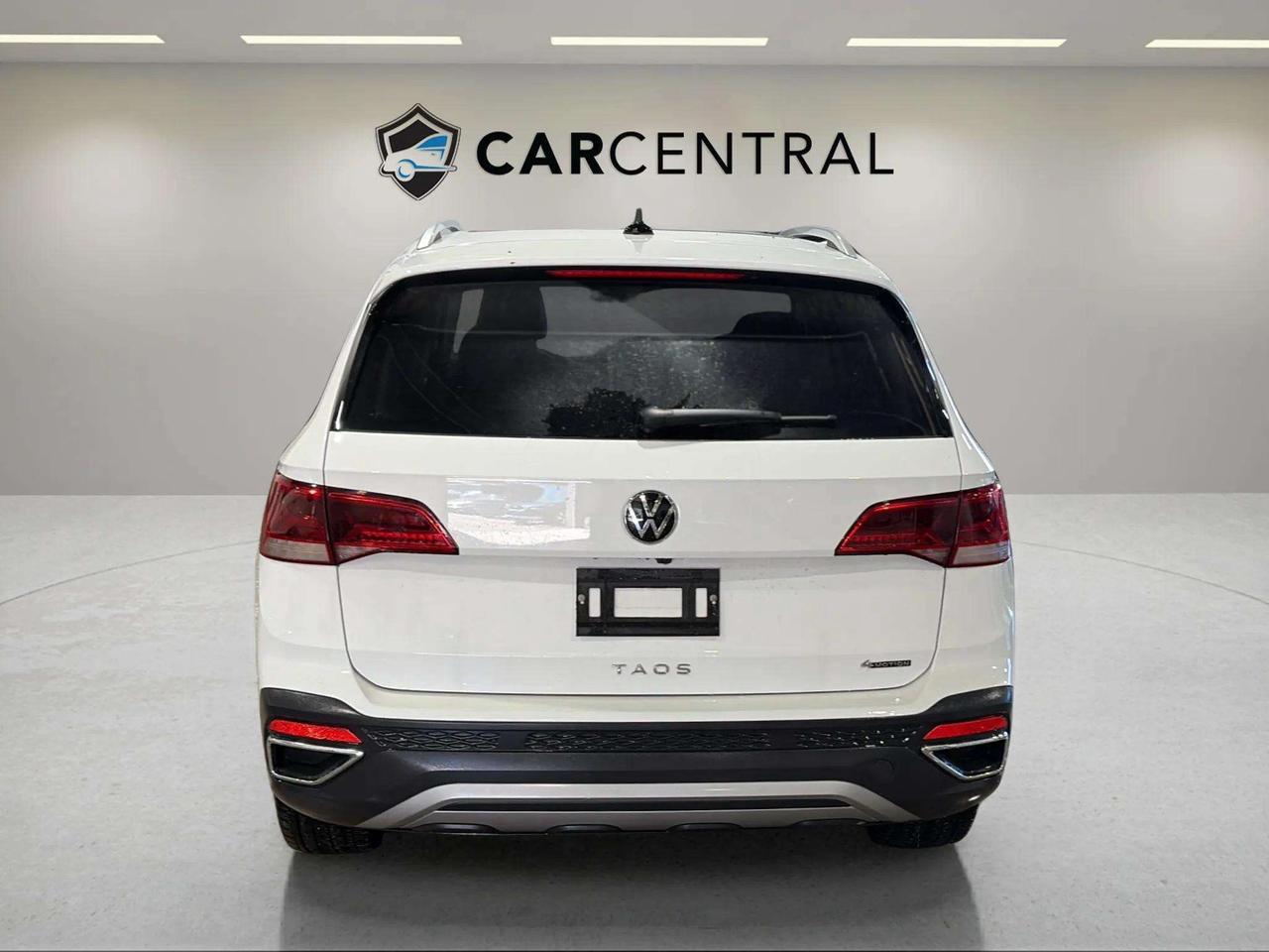 2024 Volkswagen Taos COMFORTLINE | CARPLAY  | PANO ROOF | CLEAN CARFAXY Photo