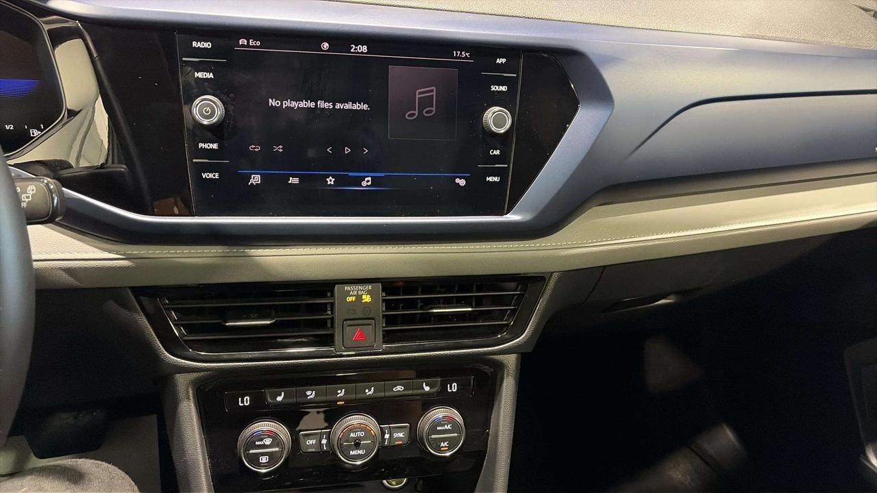 2024 Volkswagen Taos COMFORTLINE | CARPLAY  | PANO ROOF | CLEAN CARFAXY Photo