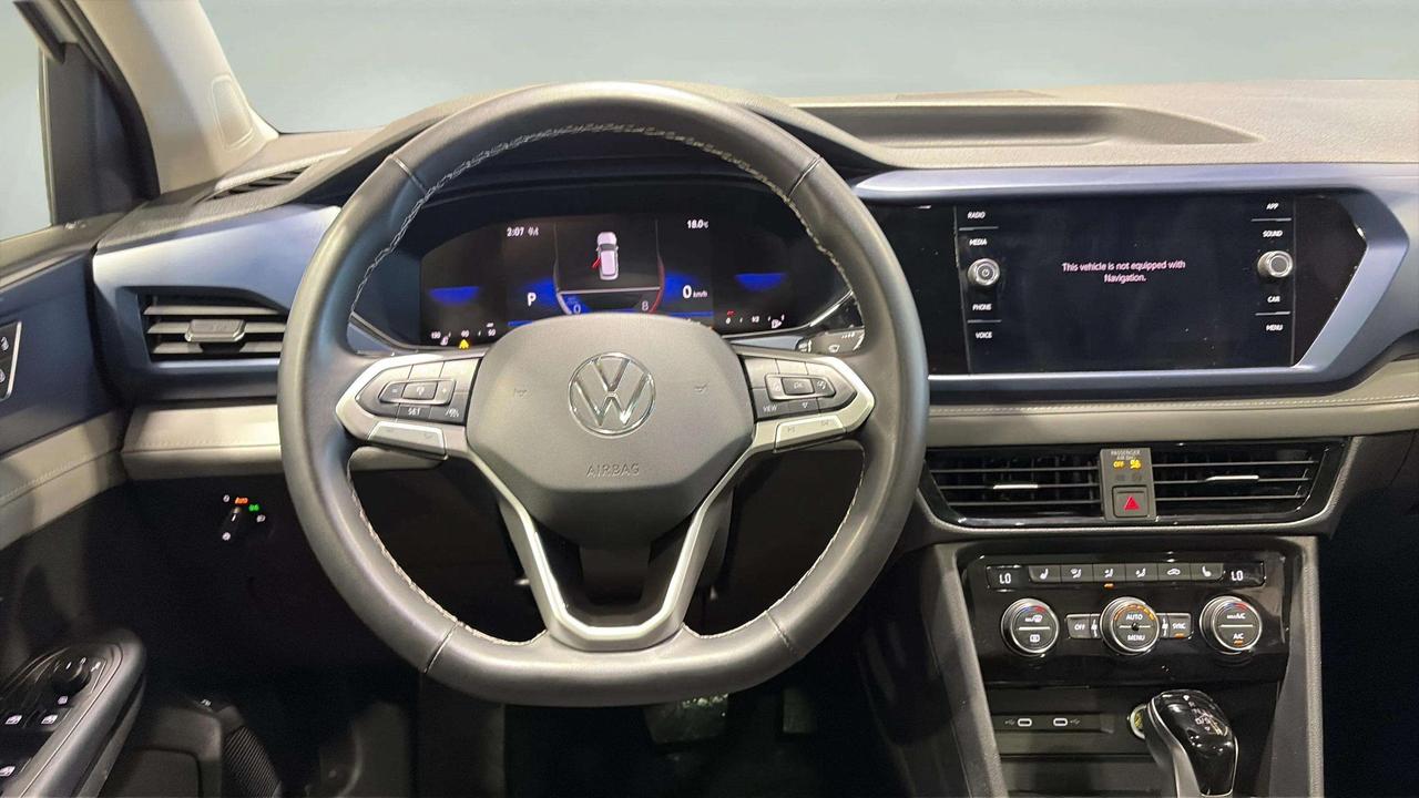 2024 Volkswagen Taos COMFORTLINE | CARPLAY  | PANO ROOF | CLEAN CARFAXY Photo