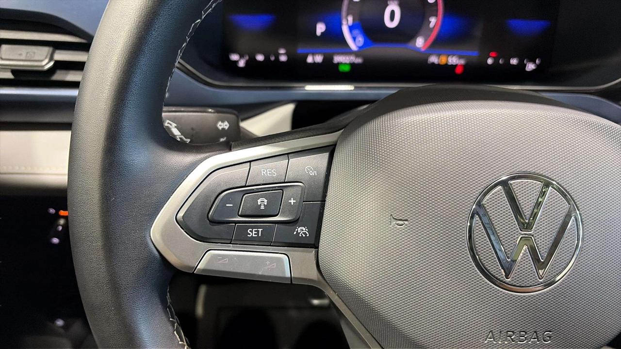 2024 Volkswagen Taos COMFORTLINE | CARPLAY  | PANO ROOF | CLEAN CARFAXY Photo