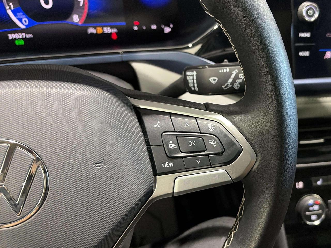 2024 Volkswagen Taos COMFORTLINE | CARPLAY  | PANO ROOF | CLEAN CARFAXY Photo