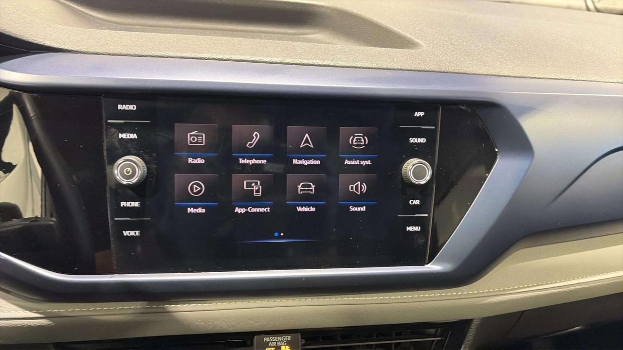 2024 Volkswagen Taos COMFORTLINE | CARPLAY  | PANO ROOF | CLEAN CARFAXY Photo