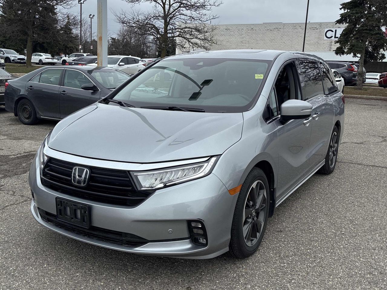 2022 Honda Odyssey TOURING | LEATHER | SUNROOF | POWER DOORS | DVD | Photo0