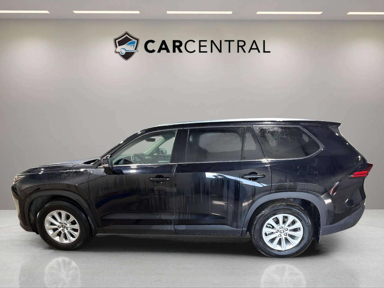 2025 Toyota Grand Highlander XLE | AWD | LEATHER | 8 PASSENGER | CLEAN CARFAX | Photo