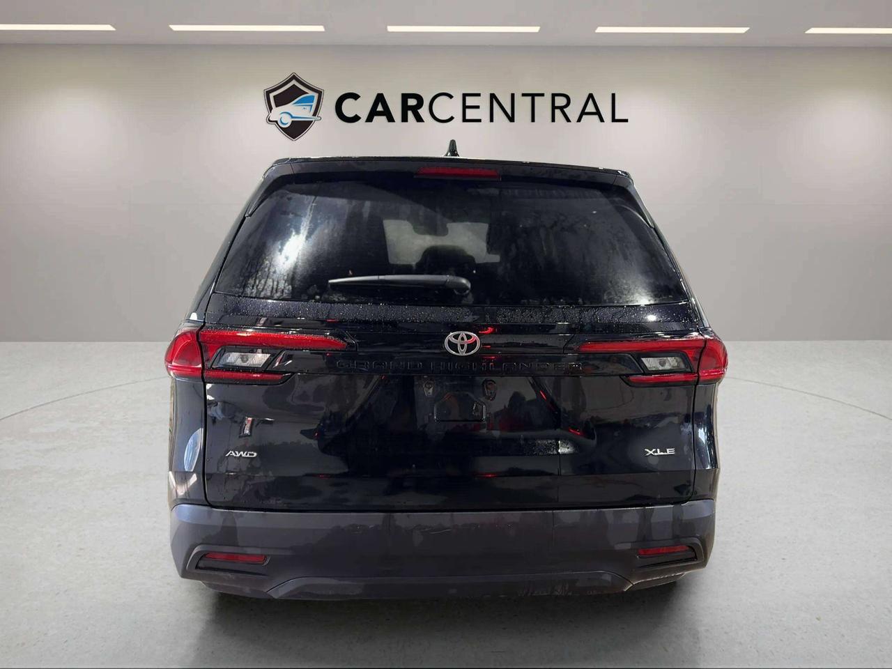 2025 Toyota Grand Highlander XLE | AWD | LEATHER | 8 PASSENGER | CLEAN CARFAX | Photo