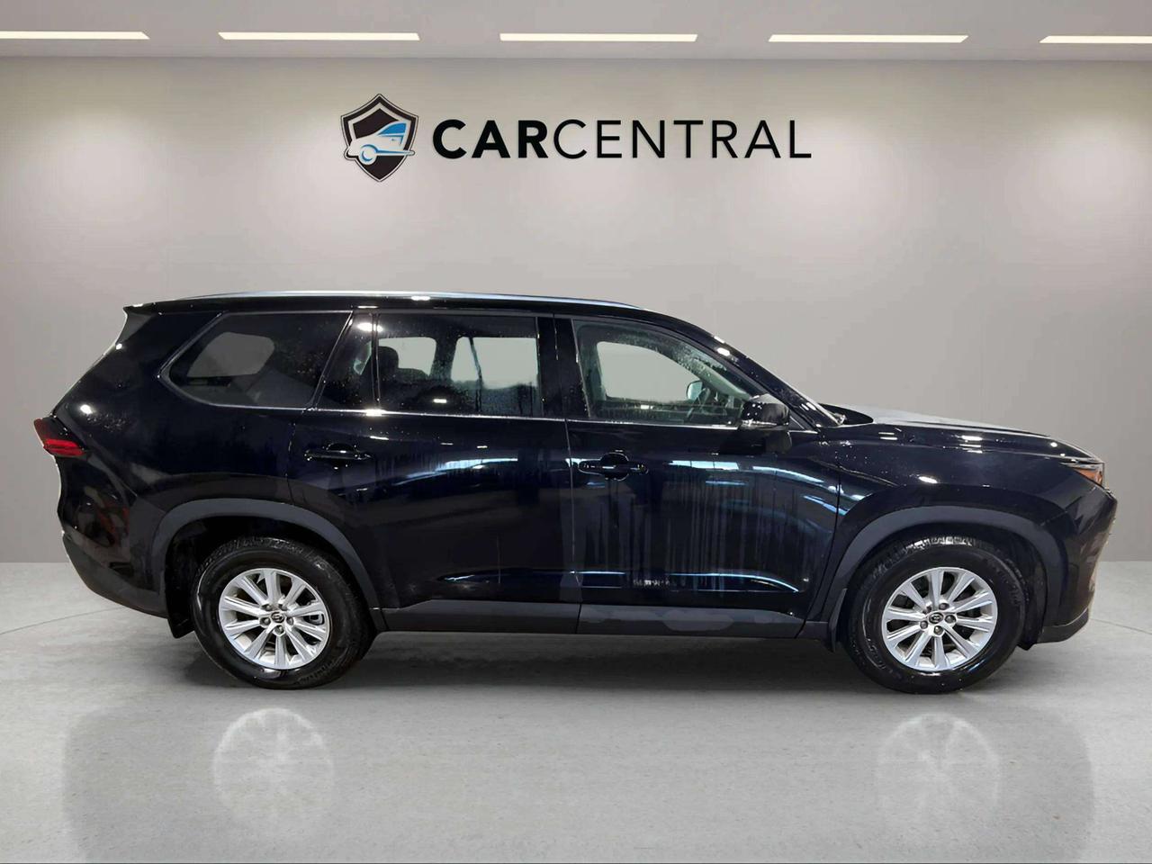 2025 Toyota Grand Highlander XLE | AWD | LEATHER | 8 PASSENGER | CLEAN CARFAX | Photo