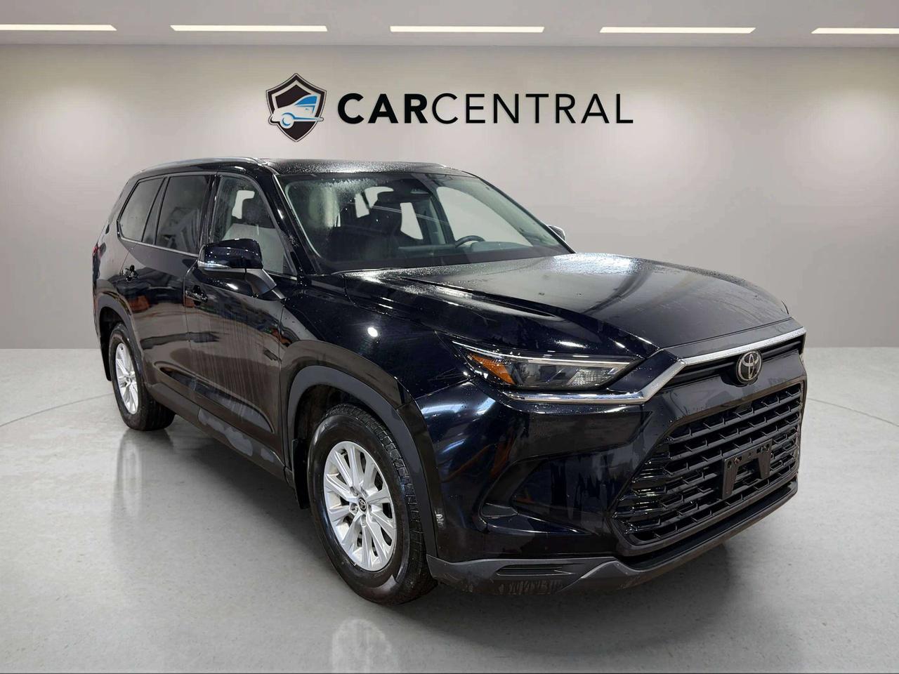 2025 Toyota Grand Highlander XLE | AWD | LEATHER | 8 PASSENGER | CLEAN CARFAX | Photo