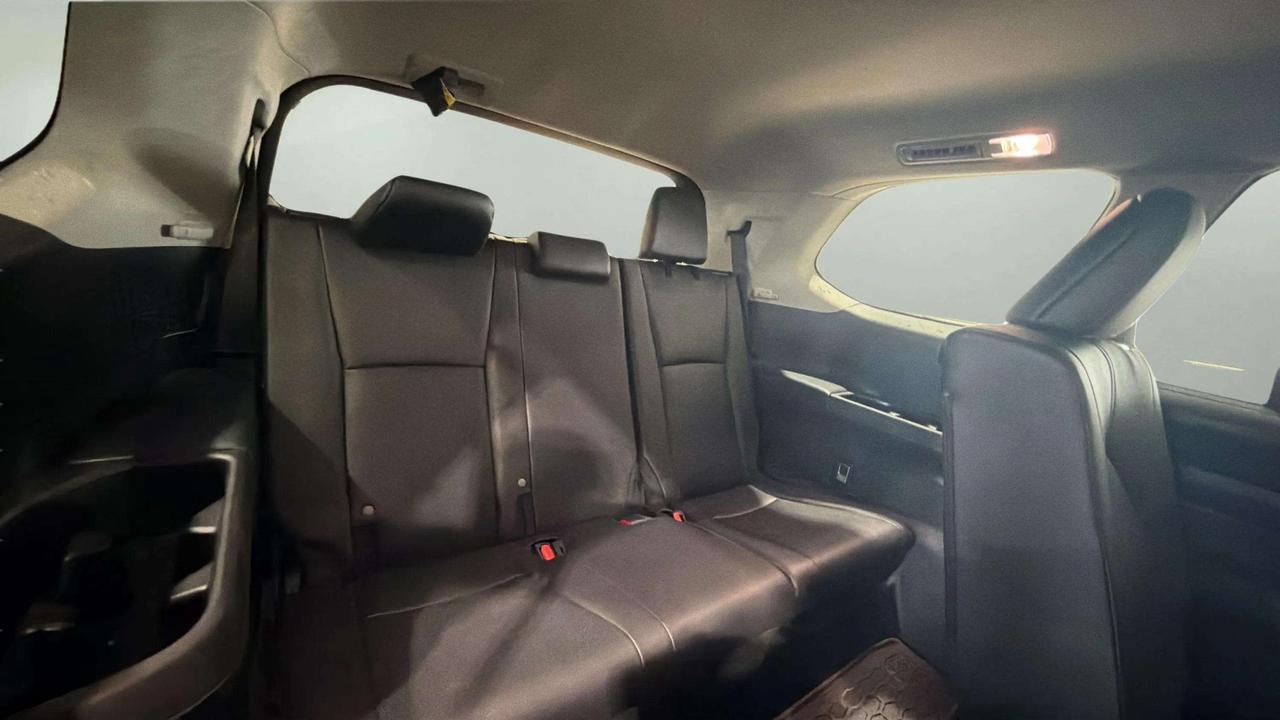 2025 Toyota Grand Highlander XLE | AWD | LEATHER | 8 PASSENGER | CLEAN CARFAX | Photo