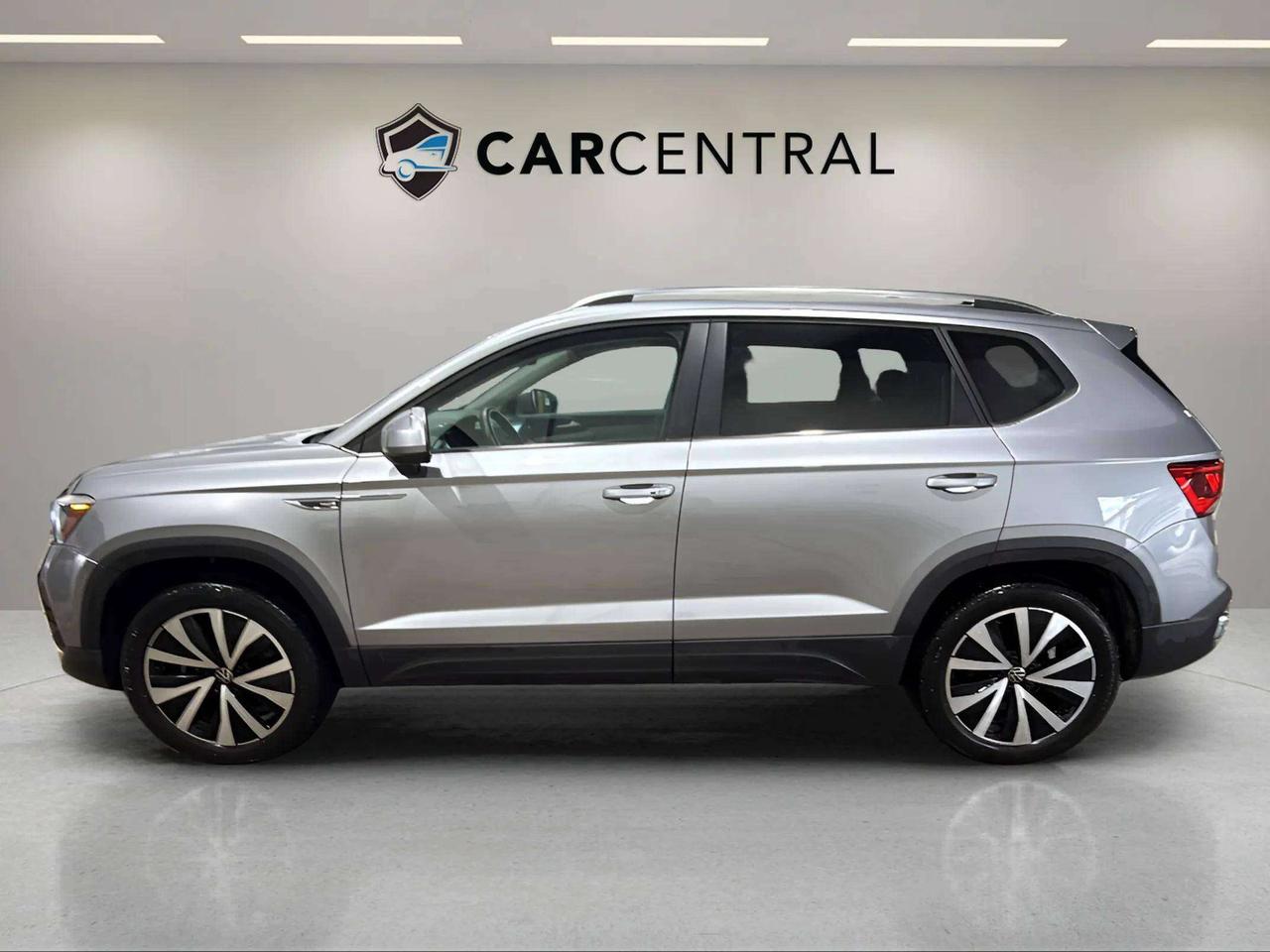 2023 Volkswagen Taos COMFORTLINE | PANO ROOF | 1 OWNER | CLEAN CARFAX Photo