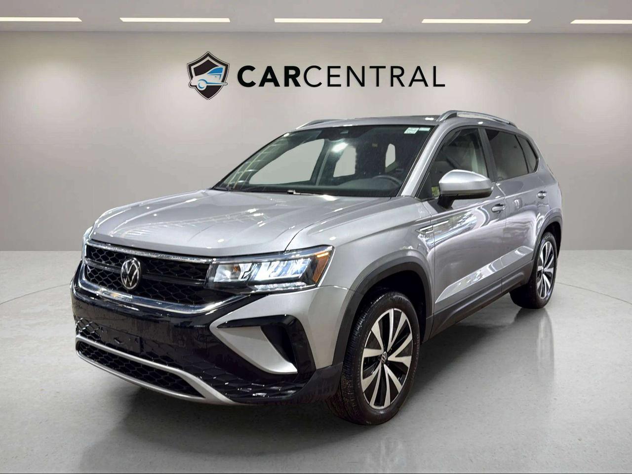 2023 Volkswagen Taos COMFORTLINE | PANO ROOF | 1 OWNER | CLEAN CARFAX Photo0