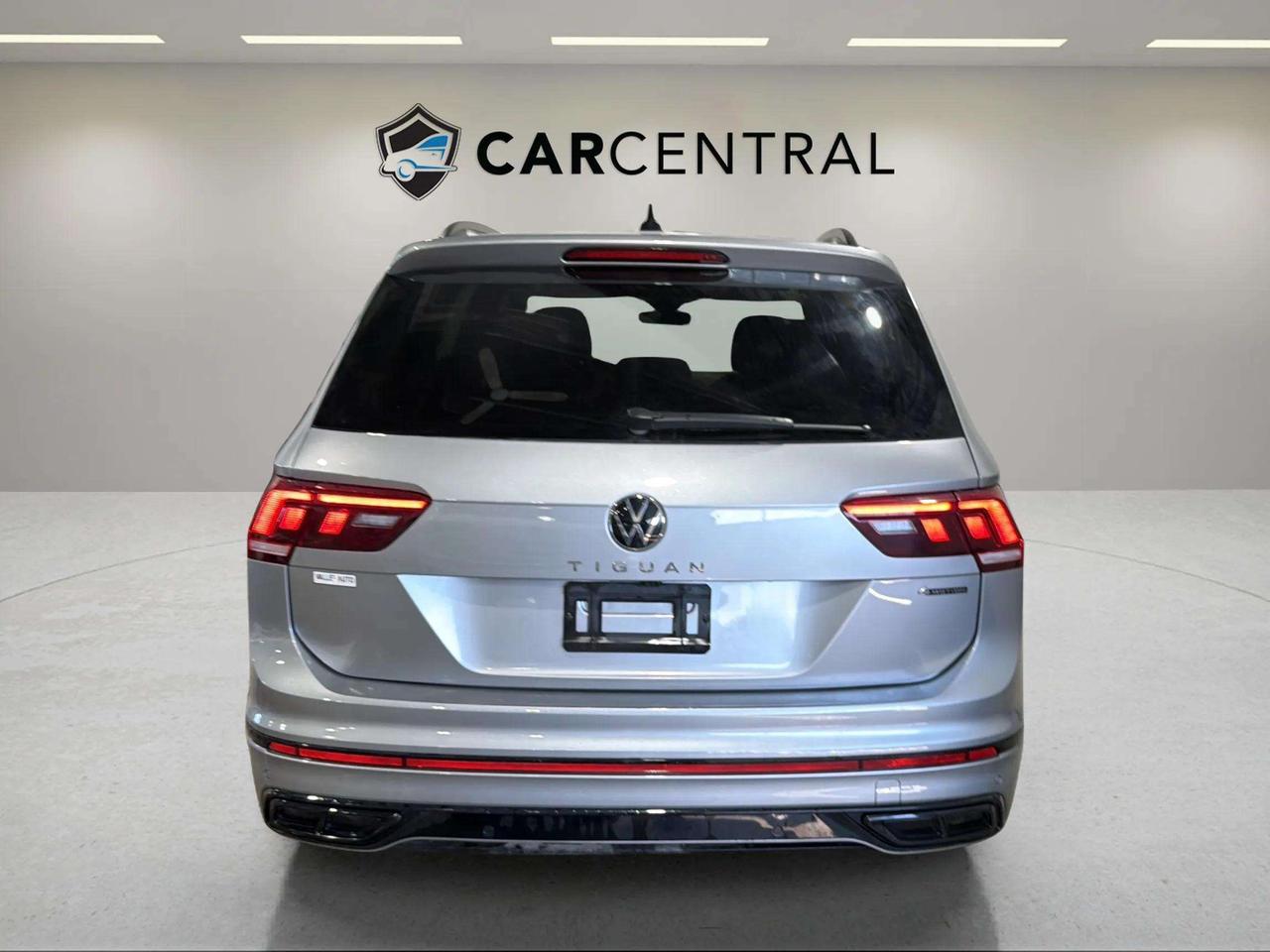 2023 Volkswagen Tiguan COMFORTLINE | R LINE | CLEAN CARFAX| PANO| CARPLAY Photo