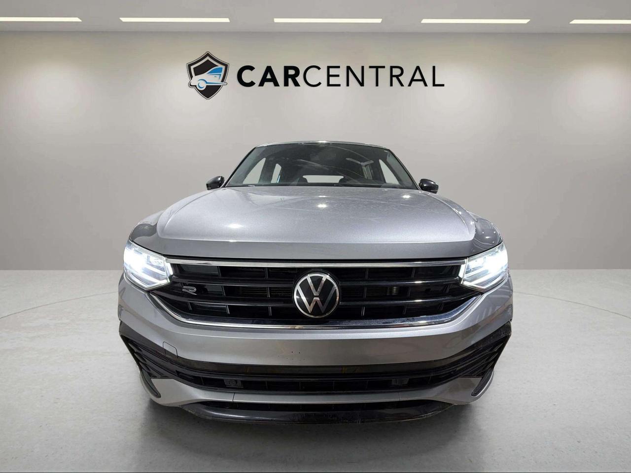 2023 Volkswagen Tiguan COMFORTLINE | R LINE | CLEAN CARFAX| PANO| CARPLAY Photo