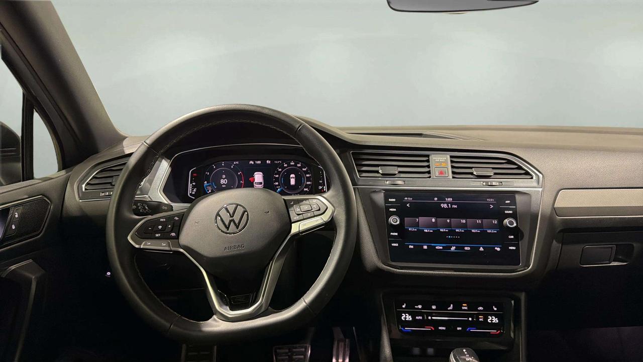 2023 Volkswagen Tiguan COMFORTLINE | R LINE | CLEAN CARFAX| PANO| CARPLAY Photo