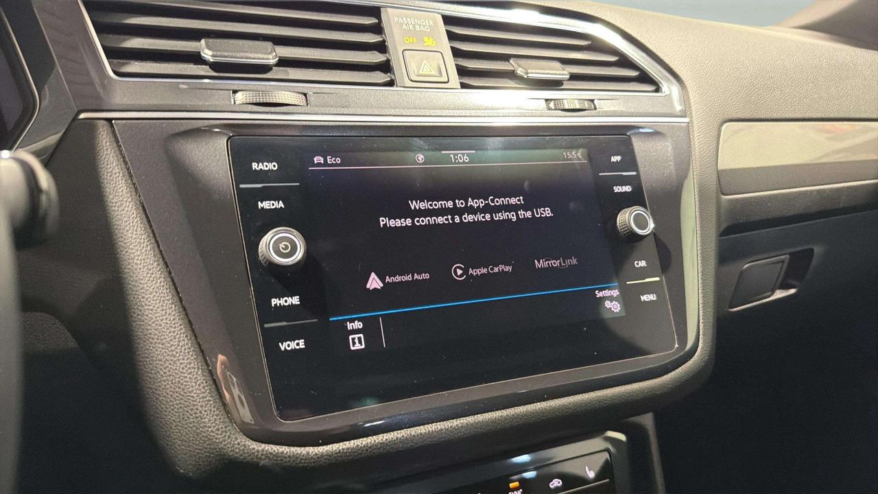 2023 Volkswagen Tiguan COMFORTLINE | R LINE | CLEAN CARFAX| PANO| CARPLAY Photo