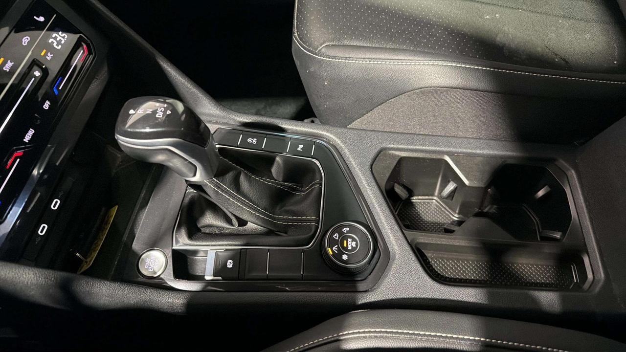 2023 Volkswagen Tiguan COMFORTLINE | R LINE | CLEAN CARFAX| PANO| CARPLAY Photo