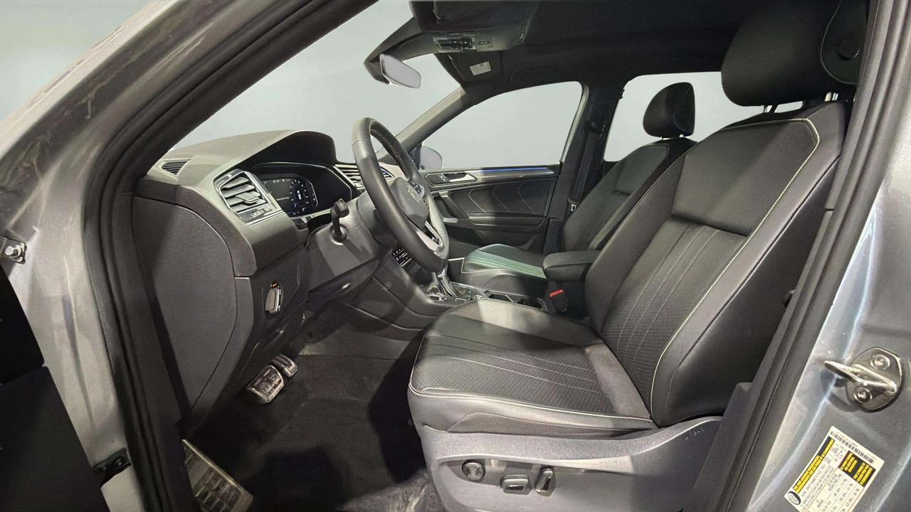 2023 Volkswagen Tiguan COMFORTLINE | R LINE | CLEAN CARFAX| PANO| CARPLAY Photo