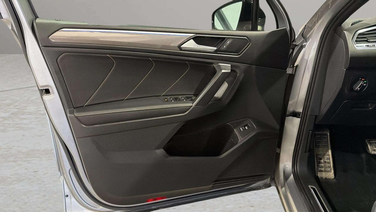2023 Volkswagen Tiguan COMFORTLINE | R LINE | CLEAN CARFAX| PANO| CARPLAY Photo