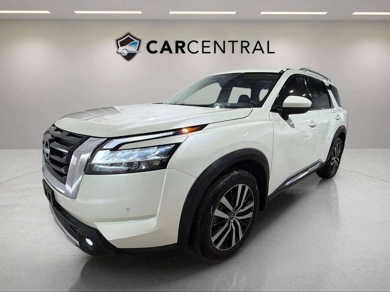 2024 Nissan Pathfinder PLATINUM | 360 | CLEAN CARFAX | PRO PILOT | LOW KM Photo0