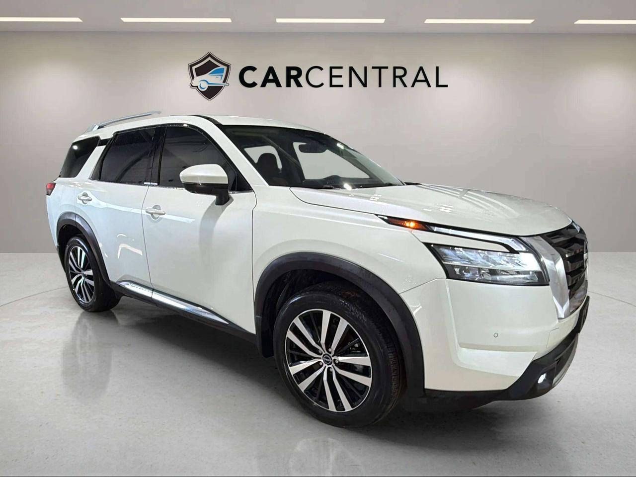 2024 Nissan Pathfinder PLATINUM | 360 | CLEAN CARFAX | PRO PILOT | LOW KM Photo