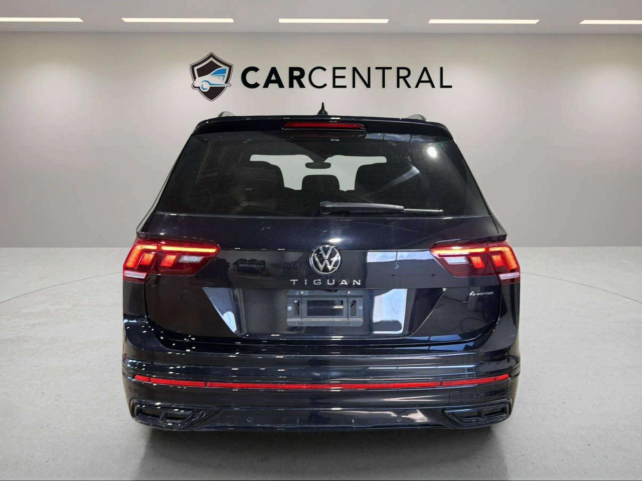 2023 Volkswagen Tiguan COMFORTLINE | R LINE | CLEAN CARFAX| PANO| CARPLAY Photo