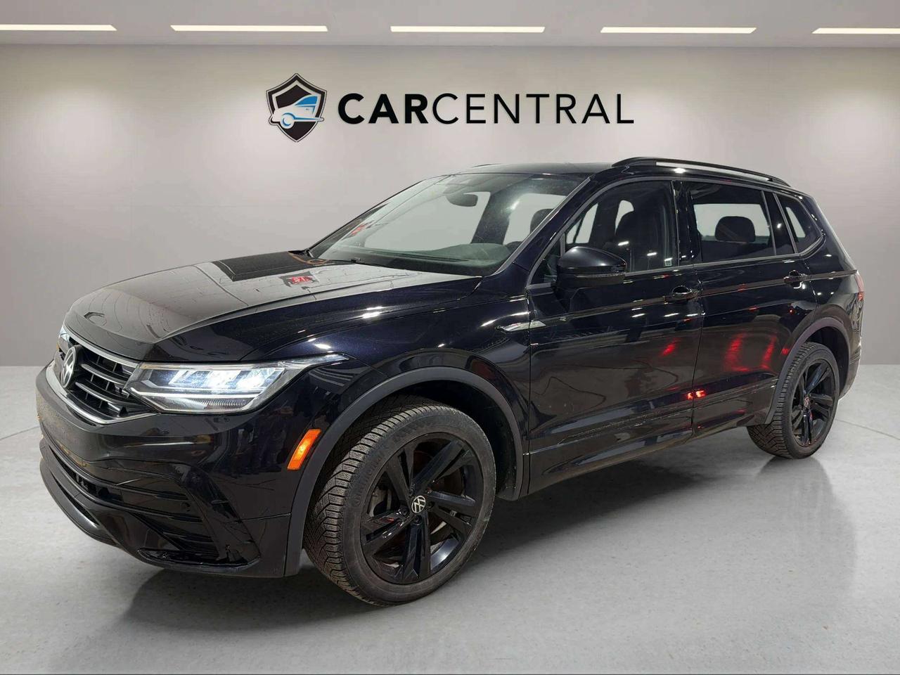 2023 Volkswagen Tiguan COMFORTLINE | R LINE | CLEAN CARFAX| PANO| CARPLAY Photo