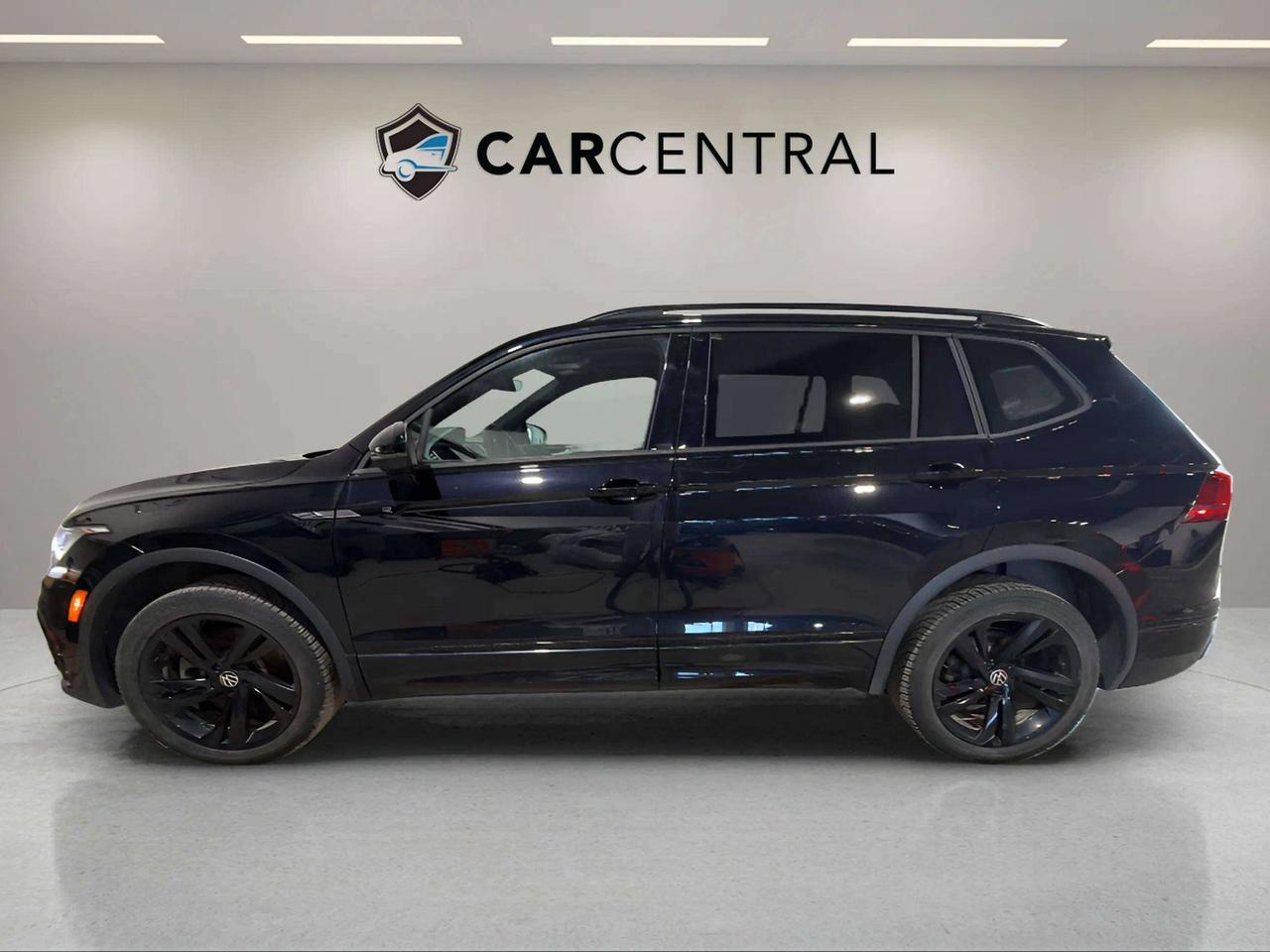 2023 Volkswagen Tiguan COMFORTLINE | R LINE | CLEAN CARFAX| PANO| CARPLAY Photo